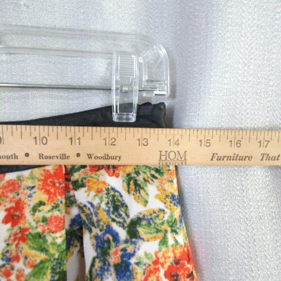 ASTR Mini Skirt Womens Medium Red Floral Circle Pleats - Picture 4 of 7